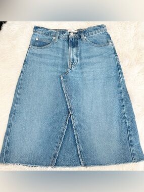 Frame Denim Straight Leg Jeans – Light Blue